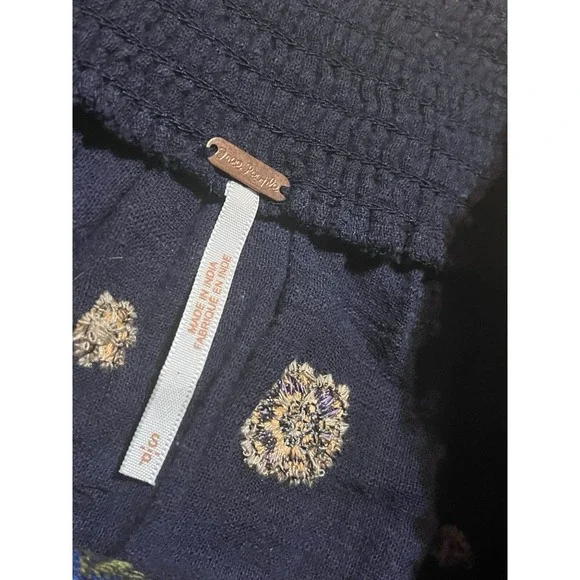 Free People Embroidered Off The Shoulder Blouse Navy Blue Floral Smocked Top S - Picture 8 of 10